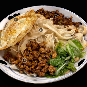 香菇肉丁宽版炸酱面